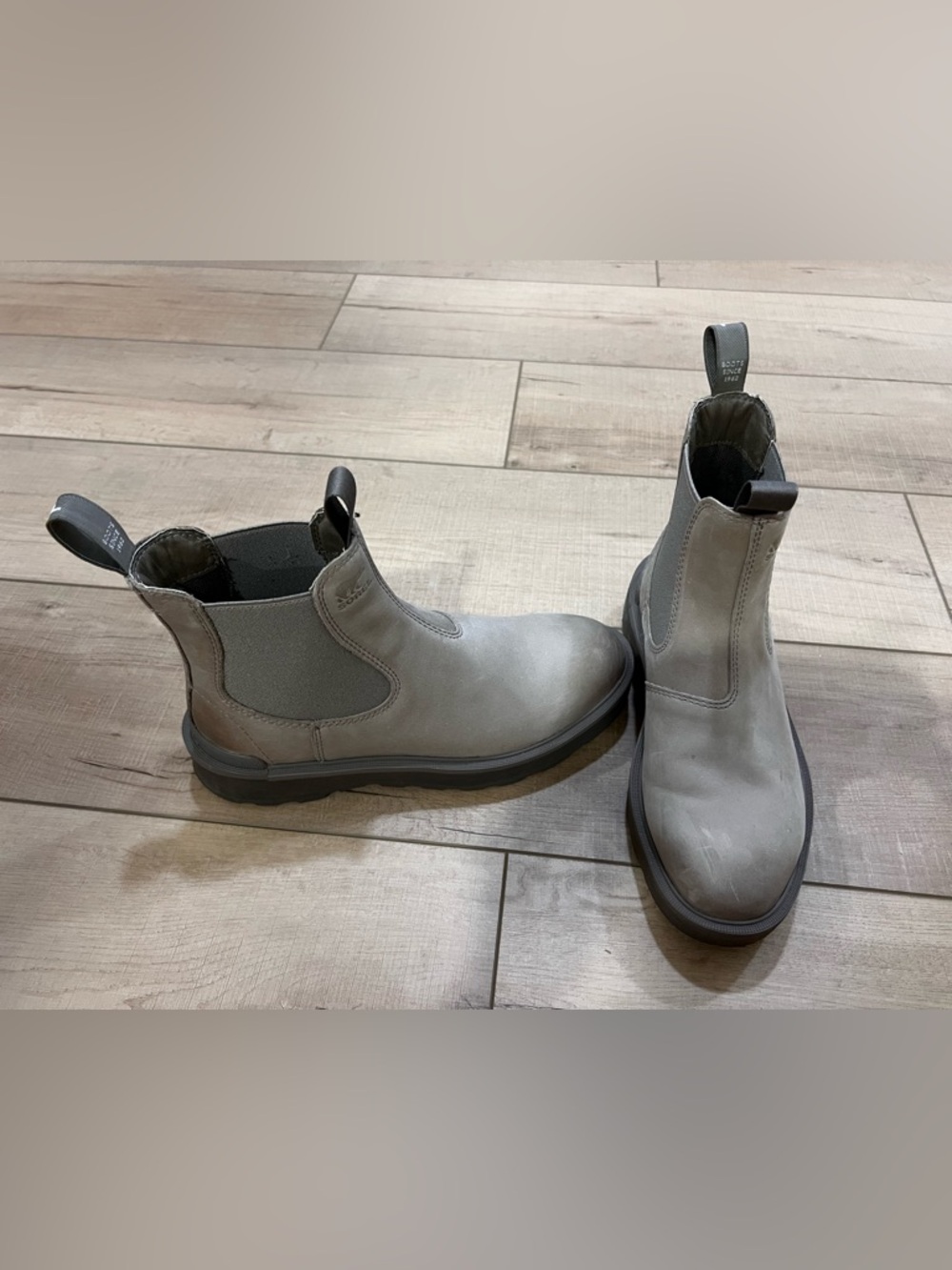 Sorel Women's Light Gray Chelsea Ankle Boots